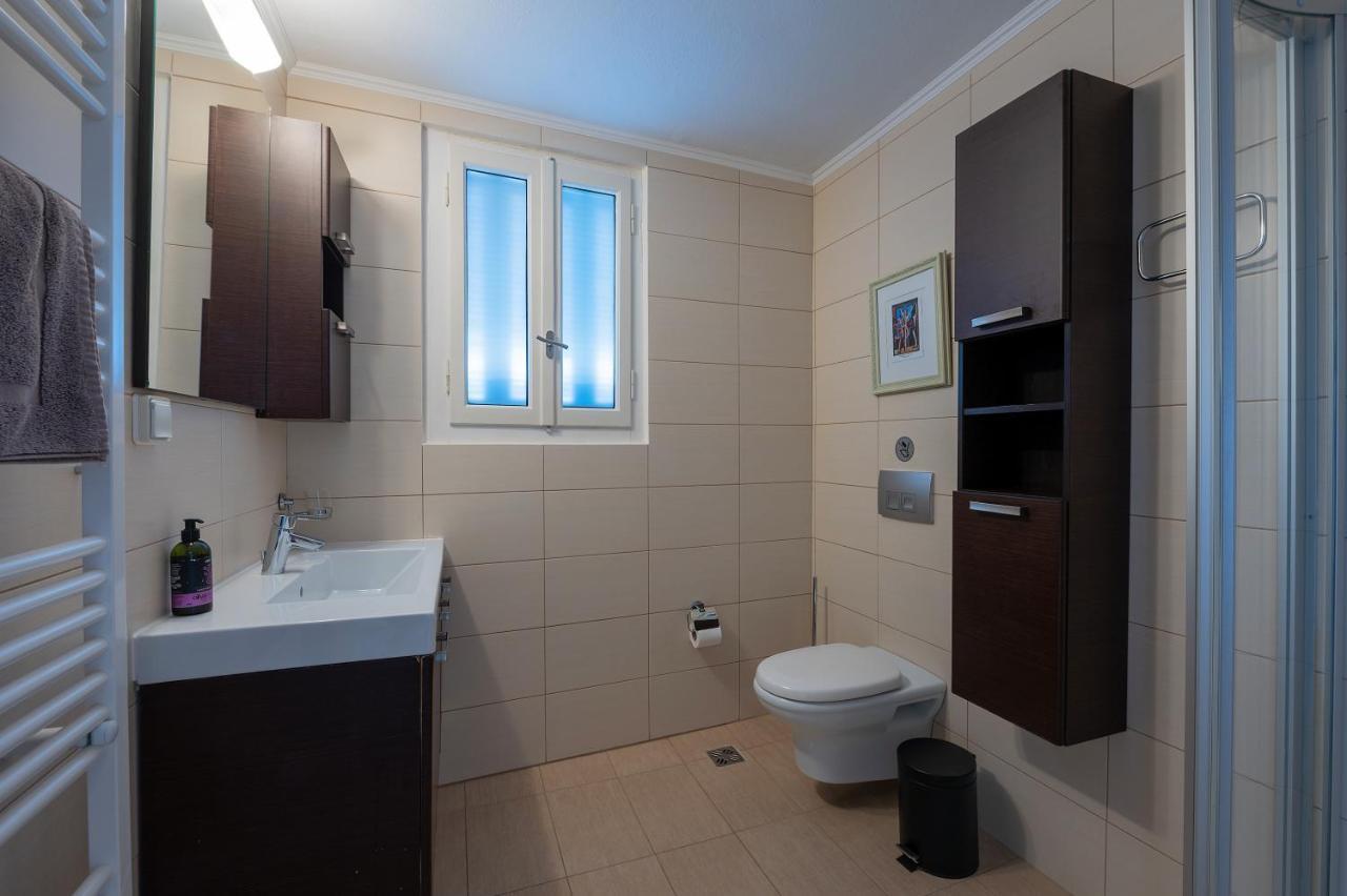 Angelinas Quarters - Kalamata Mediterranean Villas Kültér fotó