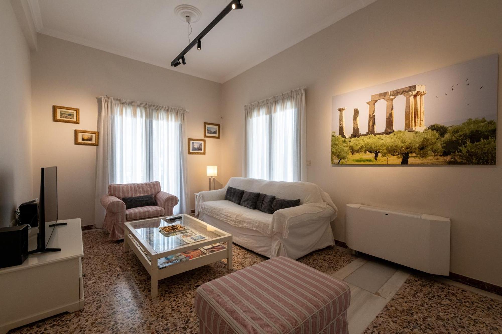 Angelinas Quarters - Kalamata Mediterranean Villas Kültér fotó