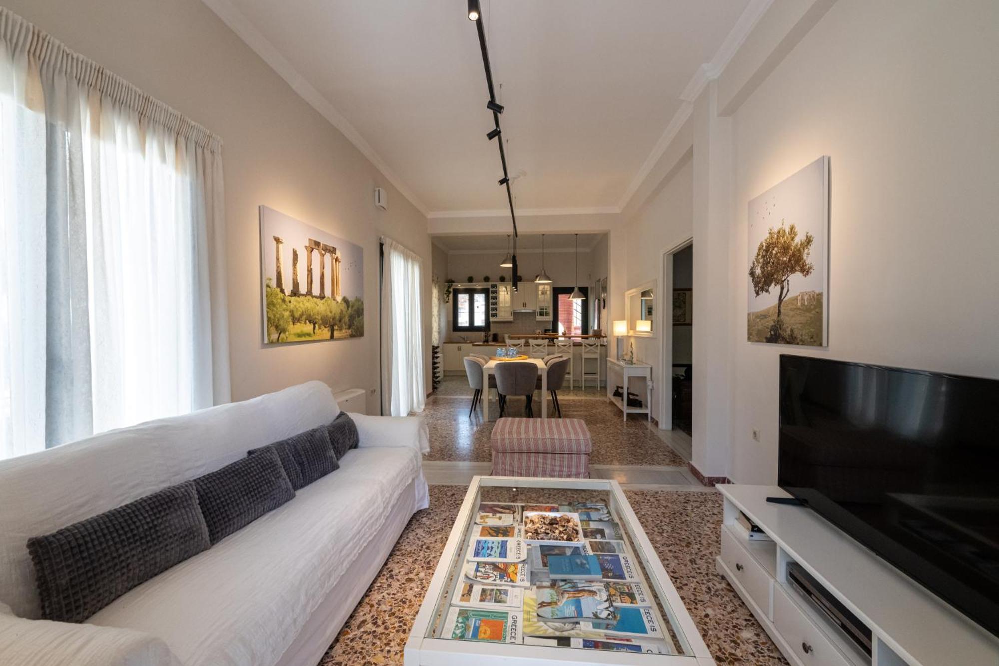 Angelinas Quarters - Kalamata Mediterranean Villas Kültér fotó